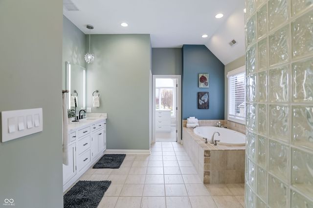 11785 Darsley Drive, Fishers, IN 46037