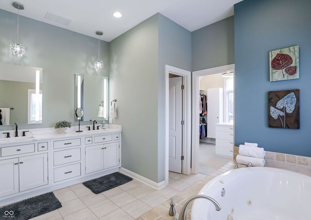 11785 Darsley Drive, Fishers, IN 46037