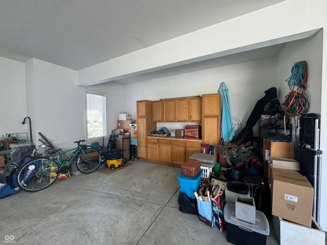 11785 Darsley Drive, Fishers, IN 46037