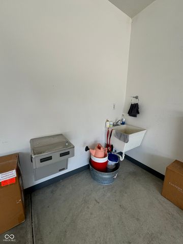 11785 Darsley Drive, Fishers, IN 46037