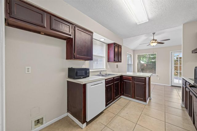 2931 Parkwood Manor Drive, Houston, TX 77339