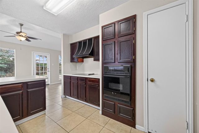2931 Parkwood Manor Drive, Houston, TX 77339
