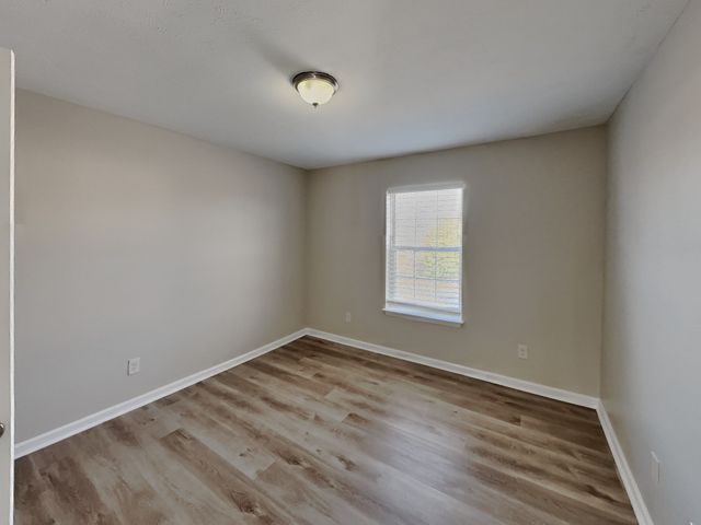 673 Mable Dr, La Vergne, TN 37086