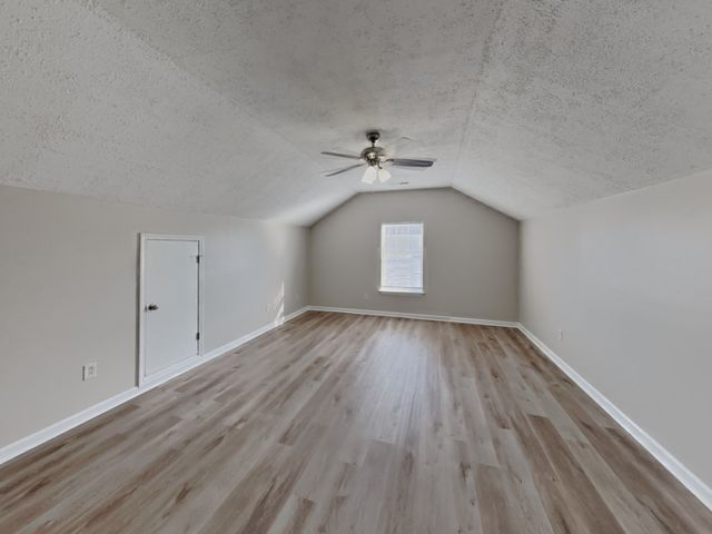 673 Mable Dr, La Vergne, TN 37086