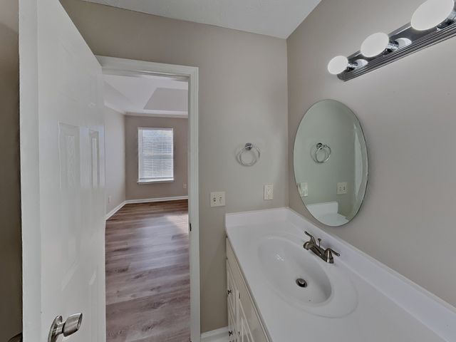 673 Mable Dr, La Vergne, TN 37086