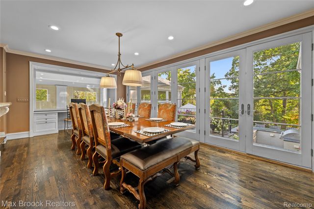 375 Dunston Road, Bloomfield Hills, MI 48304