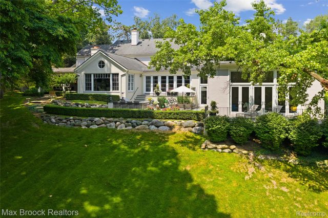 375 Dunston Road, Bloomfield Hills, MI 48304