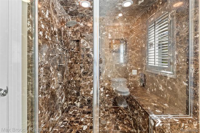 375 Dunston Road, Bloomfield Hills, MI 48304