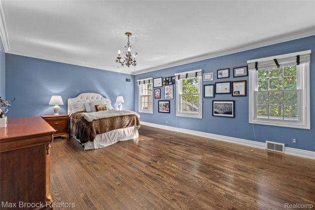 375 Dunston Road, Bloomfield Hills, MI 48304