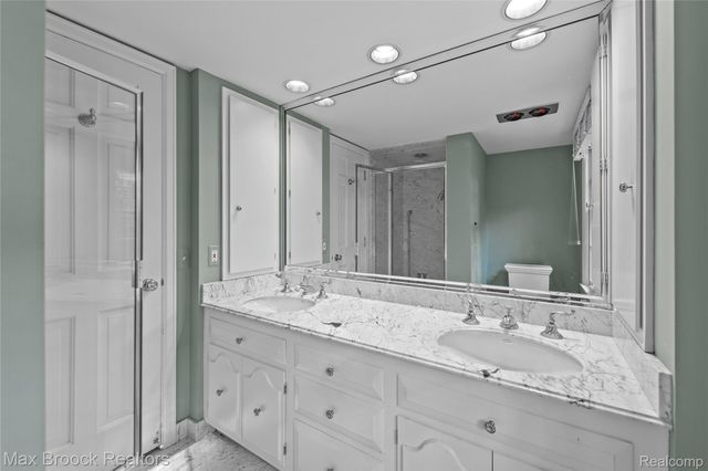 375 Dunston Road, Bloomfield Hills, MI 48304