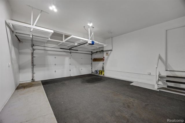 360 Arbor Pine Drive, Ortonville Village, MI 48462