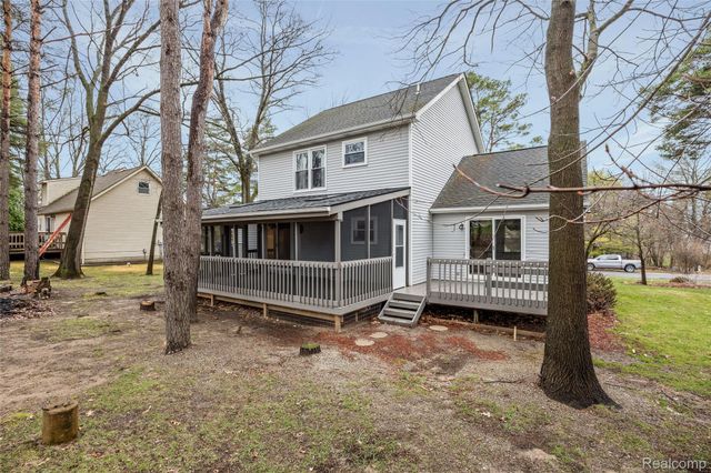 360 Arbor Pine Drive, Ortonville Village, MI 48462