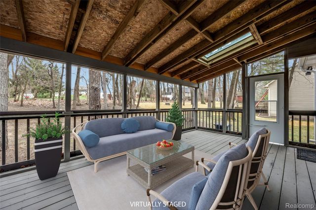 360 Arbor Pine Drive, Ortonville Village, MI 48462