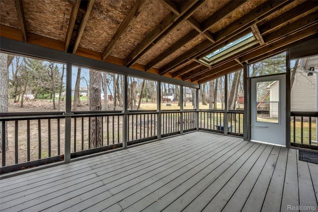 360 Arbor Pine Drive, Ortonville Village, MI 48462