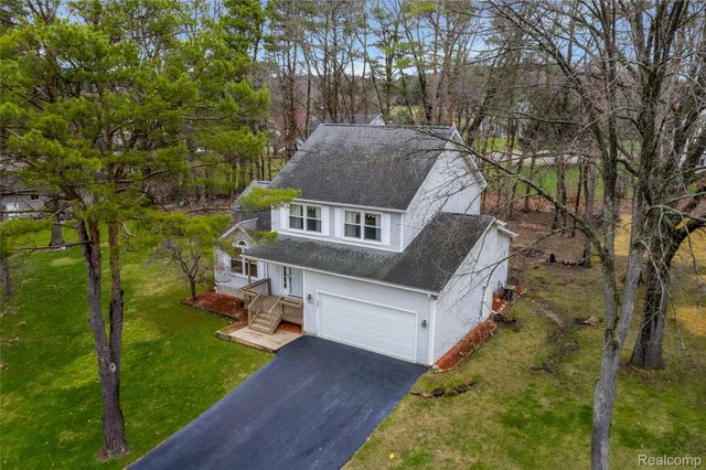 360 Arbor Pine Drive, Ortonville Village, MI 48462