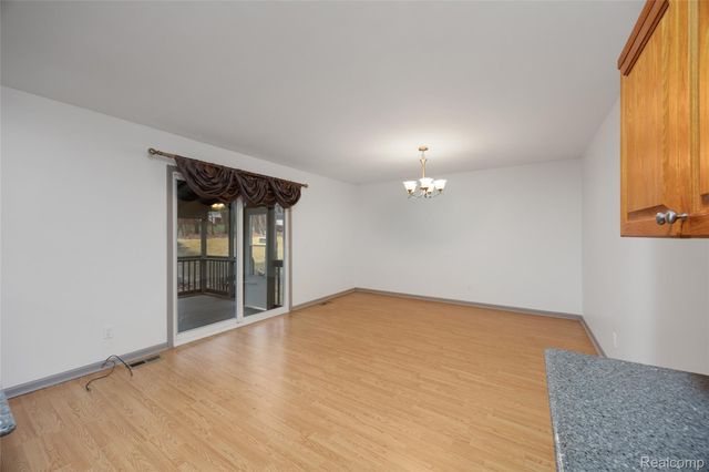 360 Arbor Pine Drive, Ortonville Village, MI 48462