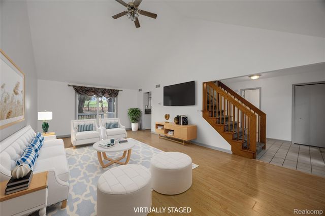 360 Arbor Pine Drive, Ortonville Village, MI 48462