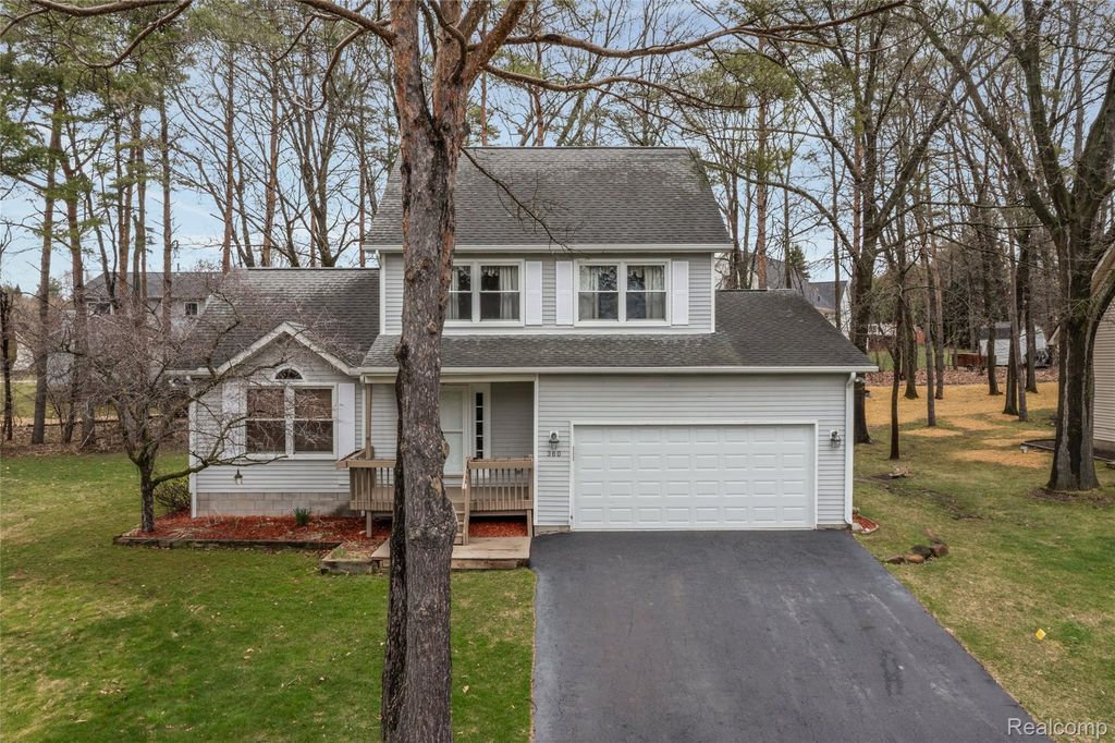 360 Arbor Pine Drive, Ortonville Village, MI 48462