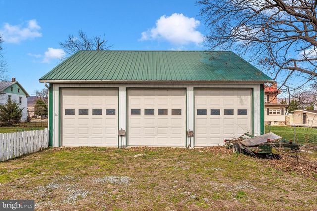 16 LOMBARD ST, Thurmont, MD 21788