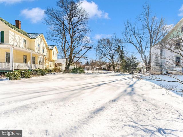 16 LOMBARD ST, Thurmont, MD 21788