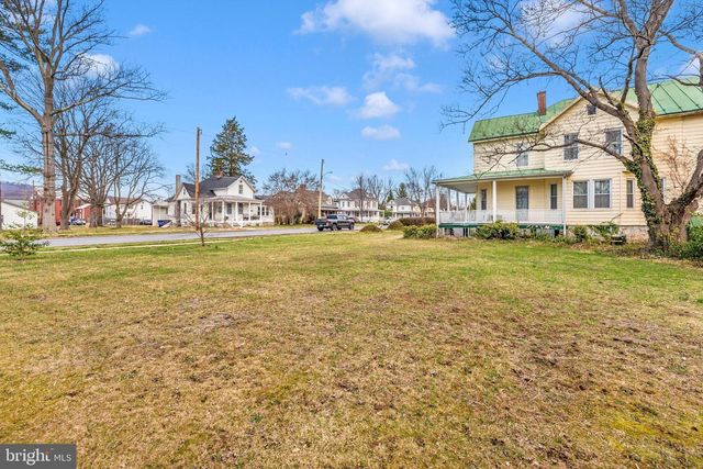 16 LOMBARD ST, Thurmont, MD 21788