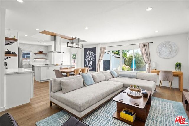 6212 Tunney Avenue, Tarzana, CA 91335