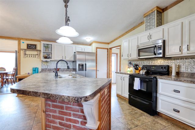 408 HCR 1414, Blum, TX 76627