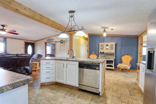 408 HCR 1414, Blum, TX 76627