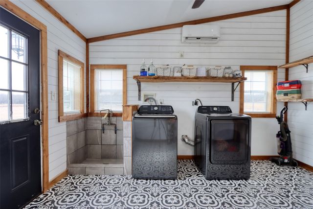 408 HCR 1414, Blum, TX 76627