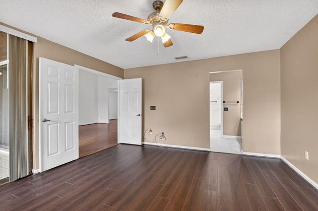 9364 Sable Ridge Circle 12-B, Boca Raton, FL 33434