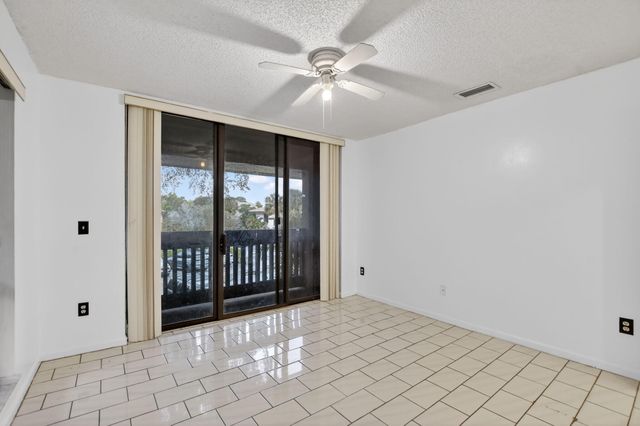 9364 Sable Ridge Circle 12-B, Boca Raton, FL 33434