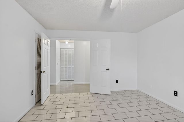 9364 Sable Ridge Circle 12-B, Boca Raton, FL 33434