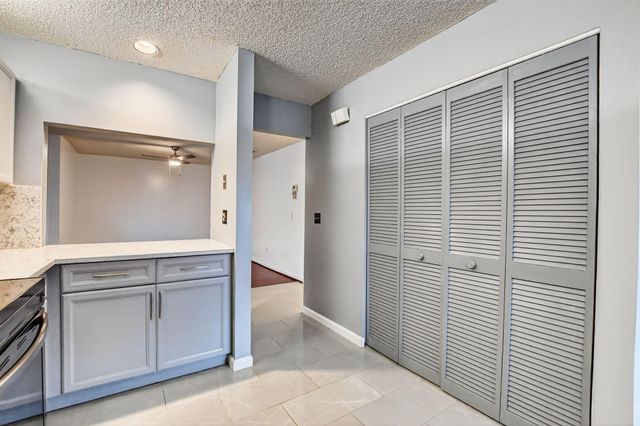 9364 Sable Ridge Circle 12-B, Boca Raton, FL 33434