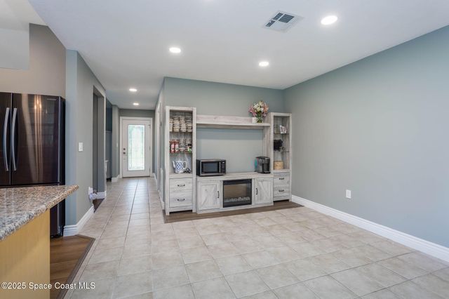 391 Abello Road SE, Palm Bay, FL 32909