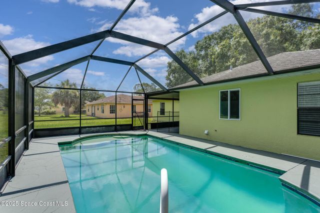 391 Abello Road SE, Palm Bay, FL 32909