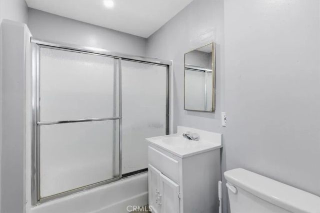 1049 W 67th, Los Angeles, CA 90044