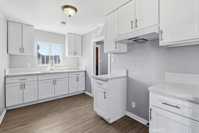 1049 W 67th, Los Angeles, CA 90044