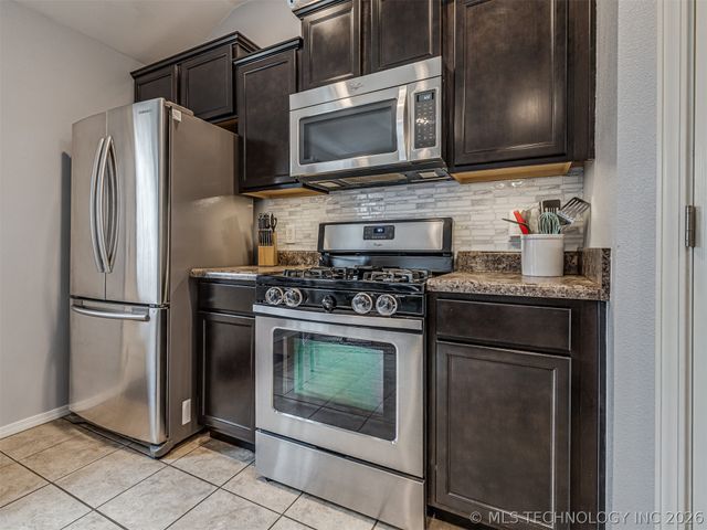 9283 S 255th East Avenue, Broken Arrow, OK 74014