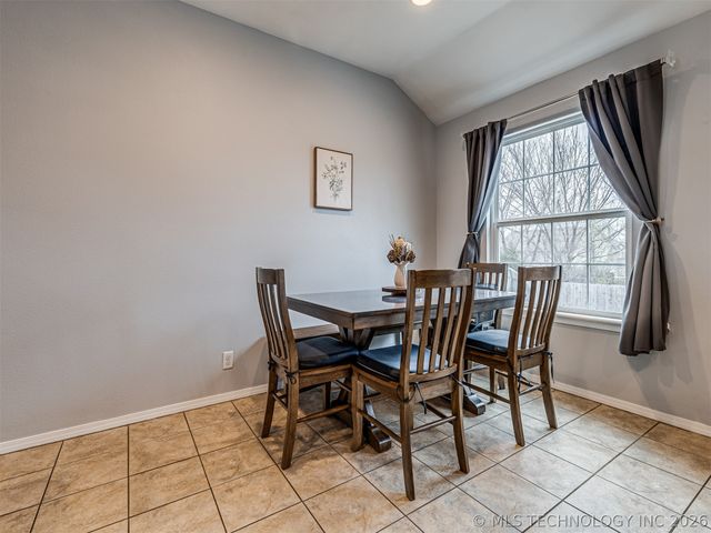 9283 S 255th East Avenue, Broken Arrow, OK 74014