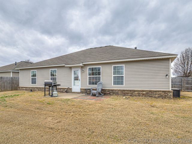 9283 S 255th East Avenue, Broken Arrow, OK 74014