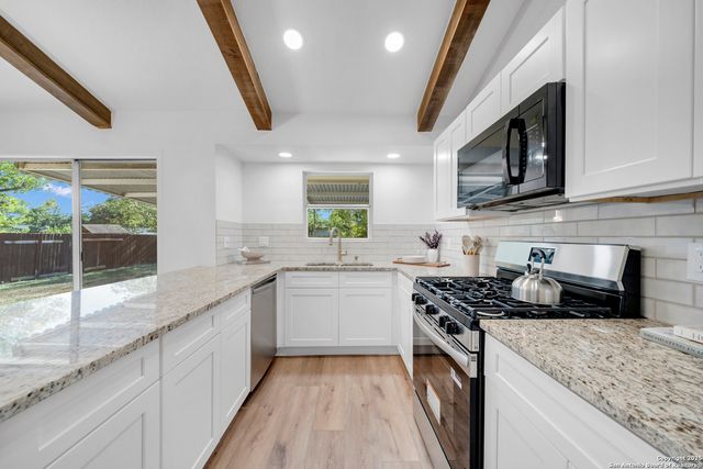 6410 Stable Road, Leon Valley, TX 78240