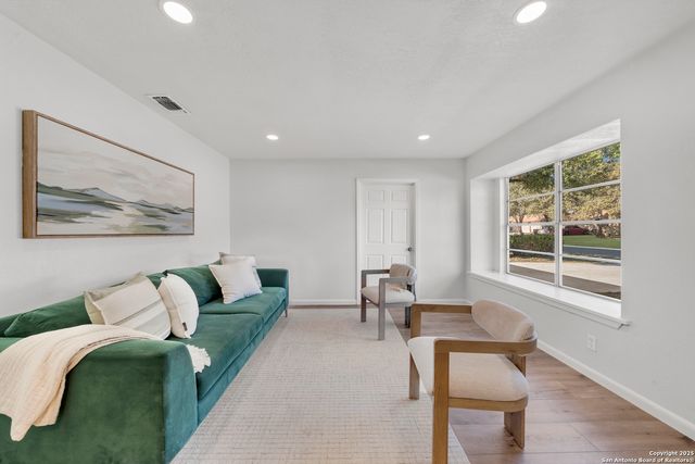 6410 Stable Road, Leon Valley, TX 78240