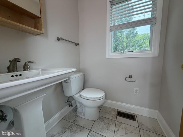 126 MEDIAN DR, Wilmington, DE 19803