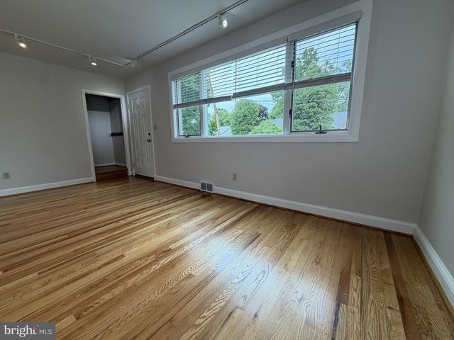 126 MEDIAN DR, Wilmington, DE 19803