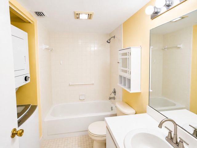 1400 SW 124TH Terrace 105Q, Pembroke Pines, FL 33027