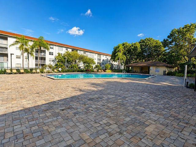 1400 SW 124TH Terrace 105Q, Pembroke Pines, FL 33027
