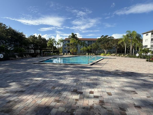 1400 SW 124TH Terrace 105Q, Pembroke Pines, FL 33027