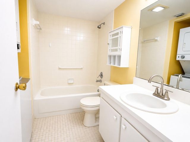 1400 SW 124TH Terrace 105Q, Pembroke Pines, FL 33027