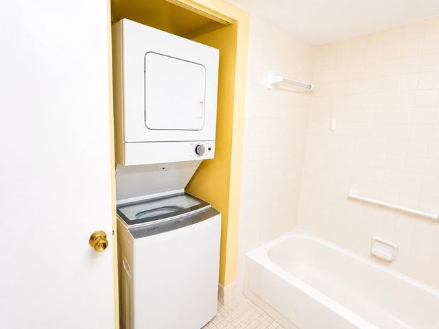 1400 SW 124TH Terrace 105Q, Pembroke Pines, FL 33027