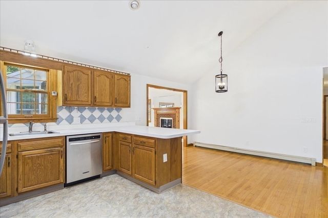 23 Joe Jay Ln, Sandwich, MA 02563